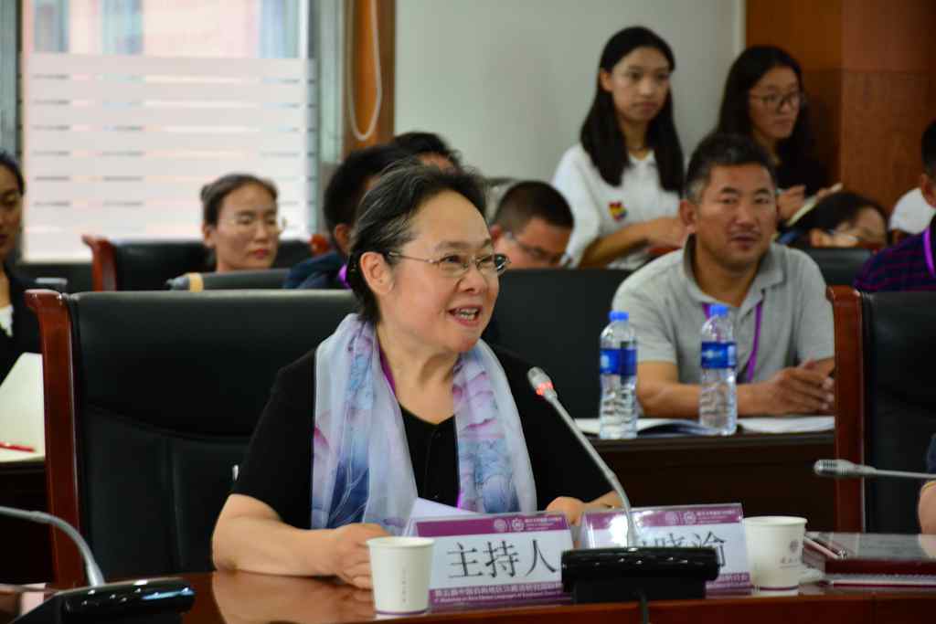 D:\重要数据\桌面\向老师的新闻稿\曾老师主持竹越孝的讲座.jpg D:\重要数据\桌面\向老师的新闻稿\曾老师主持竹越孝的讲座.jpg